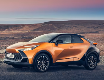 Toyota C-HR HEV [UK-spec] '2023–pr.