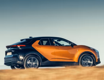Toyota C-HR HEV [UK-spec] '2023–pr.