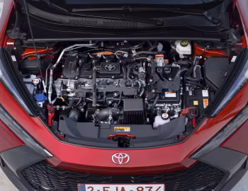 Bajo el capó Toyota C-HR HEV [Worldwide] '2023–pr.