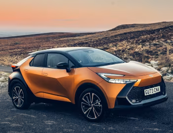 Toyota C-HR HEV [UK-spec] '2023–pr.
