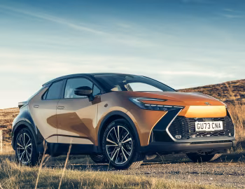 Toyota C-HR HEV [UK-spec] '2023–pr.