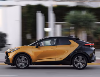Toyota C-HR HEV AWD [Worldwide] '2023–pr.