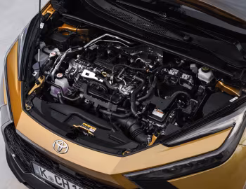 Bajo el capó Toyota C-HR HEV AWD [Worldwide] '2023–pr.