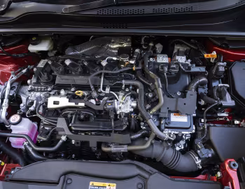 Bajo el capó Toyota C-HR HEV GR Sport [Australia] '2024–pr.