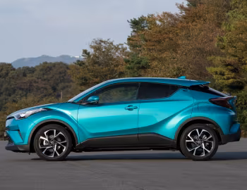 Toyota C-HR Hybrid [Japan] '12.2016–09.2019
