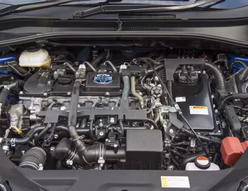 Bajo el capó Toyota C-HR Hybrid [UK-spec] '2016–19