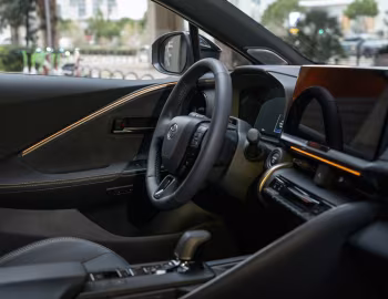 Interior Toyota C-HR PHEV [EU-spec] '2024–pr.