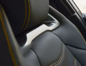 Interior Toyota C-HR PHEV [EU-spec] '2024–pr.