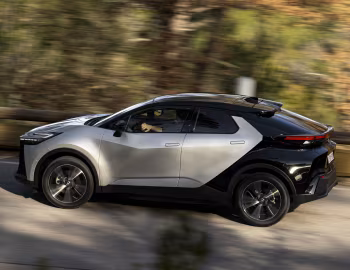 Toyota C-HR PHEV [EU-spec] '2024–pr.