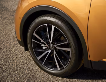 Toyota C-HR PHEV [EU-spec] '2024–pr.