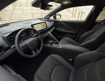 Interior Toyota C-HR PHEV [EU-spec] '2024–pr.