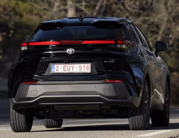 Toyota C-HR PHEV [EU-spec] '2024–pr.