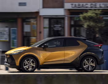 Toyota C-HR PHEV [EU-spec] '2024–pr.