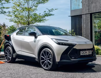 Toyota C-HR PHEV GR Sport [UK-spec] '2024–pr.
