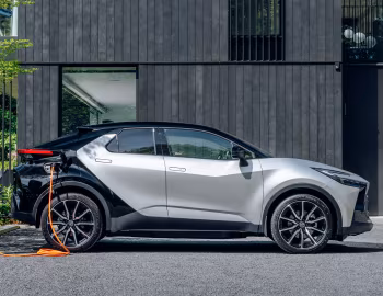 Toyota C-HR PHEV GR Sport [UK-spec] '2024–pr.