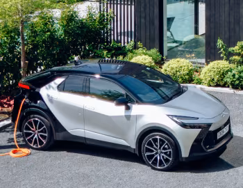 Toyota C-HR PHEV GR Sport [UK-spec] '2024–pr.