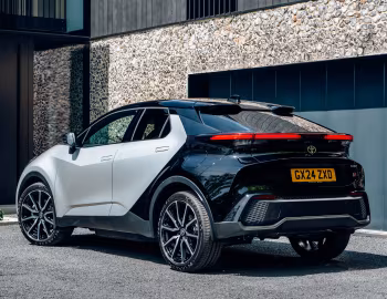 Toyota C-HR PHEV GR Sport [UK-spec] '2024–pr.