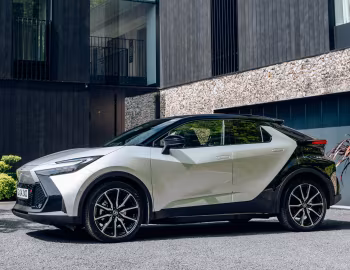 Toyota C-HR PHEV GR Sport [UK-spec] '2024–pr.