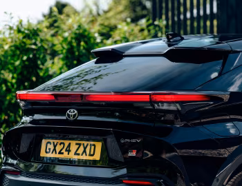 Toyota C-HR PHEV GR Sport [UK-spec] '2024–pr.