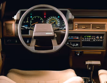 Panel frontal 1983–84 Toyota Camry [North America] (V10) '03.1983–84