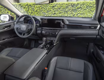 Panel frontal 2025–pr. Toyota Camry XLE HEV [Mexico] '2024–pr.