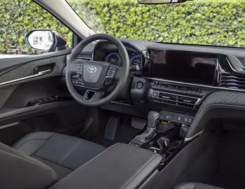 Panel frontal 2025–pr. Toyota Camry XLE HEV [Mexico] '2024–pr.
