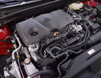 Bajo el capó 2025–pr. Toyota Camry XLE HEV [Mexico] '2024–pr.