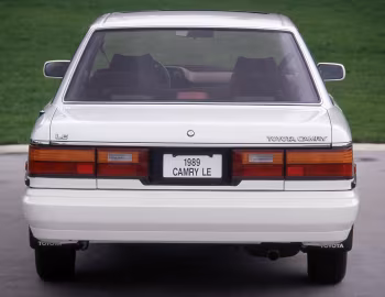 1989 Toyota Camry 4-door LE Sedan [North America] (SV21) '1988–89