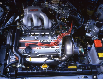 Bajo el capó 1989 Toyota Camry 4-door V6 Deluxe Sedan [North America] (VZV21) '1988–89