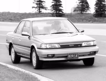 1989 Toyota Camry 4-door V6 LE Sedan [Canada] (VZV21) '1988–89
