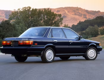 1989 Toyota Camry 4-door V6 LE Sedan [North America] (VZV21) '1988–89