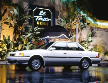 1991 Toyota Camry 4-door V6 LE Sedan [North America] (VZV21) '09.1990–91