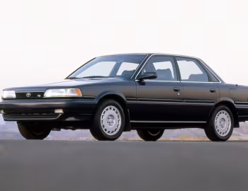 1991 Toyota Camry 4-door V6 LE Sedan [North America] (VZV21) '09.1990–91