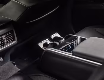 Interior Toyota Camry HEV [EU-spec] '2024–pr.