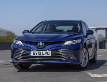 Toyota Camry Hybrid [UK-spec] '2019–20