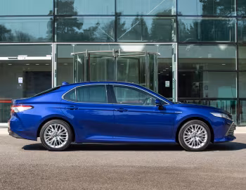 Toyota Camry Hybrid [UK-spec] '2019–20