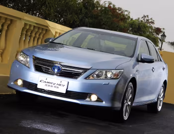 Toyota Camry Hybrid [China] '2011–14