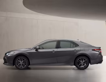 Toyota Camry Hybrid [EU-spec] '2020–24