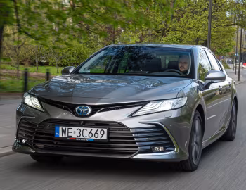 Toyota Camry Hybrid [EU-spec] '2020–24