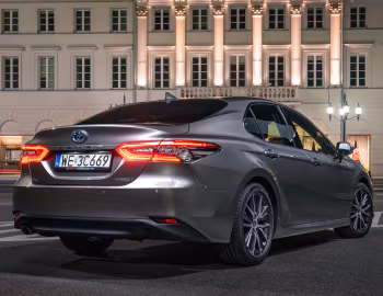 Toyota Camry Hybrid [EU-spec] '2020–24