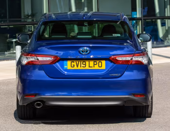 Toyota Camry Hybrid [UK-spec] '2019–20