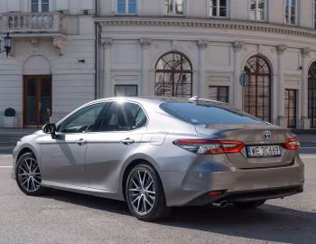 Toyota Camry Hybrid [EU-spec] '2020–24