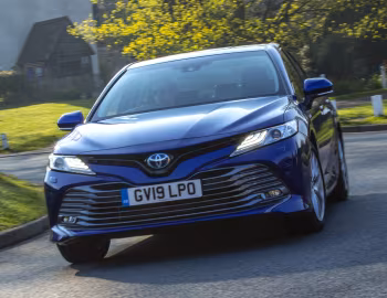 Toyota Camry Hybrid [UK-spec] '2019–20