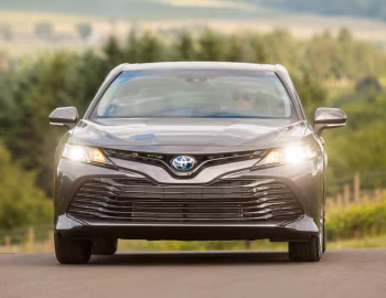 2018–20 Toyota Camry Hybrid LE [North America] '2017–20
