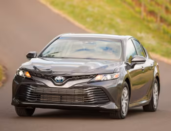 2018–20 Toyota Camry Hybrid LE [North America] '2017–20