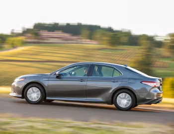 2018–20 Toyota Camry Hybrid LE [North America] '2017–20