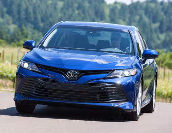 2018–20 Toyota Camry LE [North America] '2017–20