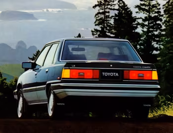 1985–86 Toyota Camry LE [North America] (V10) '1984–86