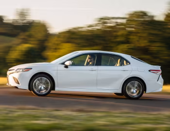 2018–20 Toyota Camry SE [North America] '2017–20