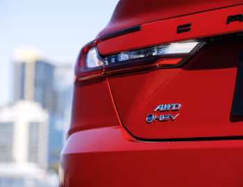 2025–pr. Toyota Camry SE HEV AWD [North America] '2024–pr.